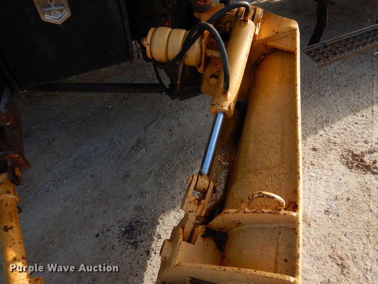 image for item DM7252 2004 International 7400  dump truck