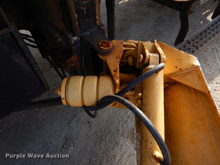 image for item DM7252 2004 International 7400  dump truck