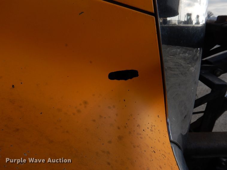 image for item DM7252 2004 International 7400  dump truck