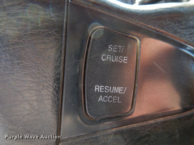 image for item DM7252 2004 International 7400  dump truck