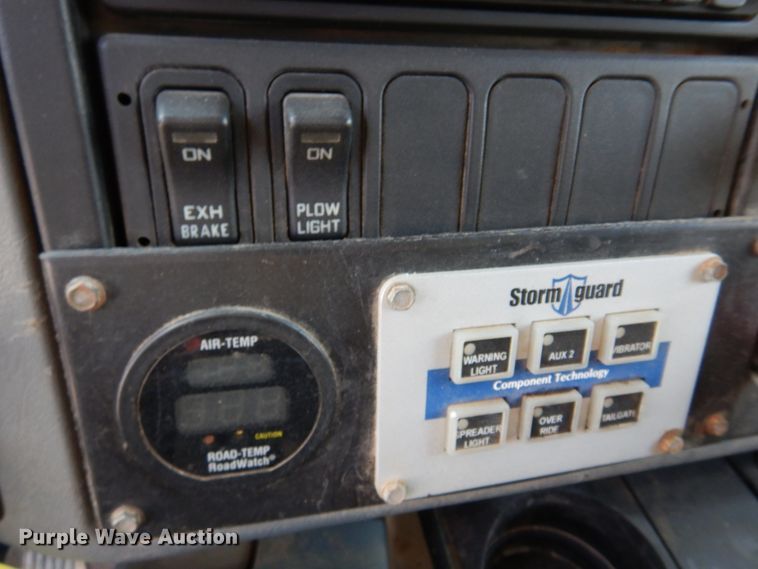 image for item DM7252 2004 International 7400  dump truck