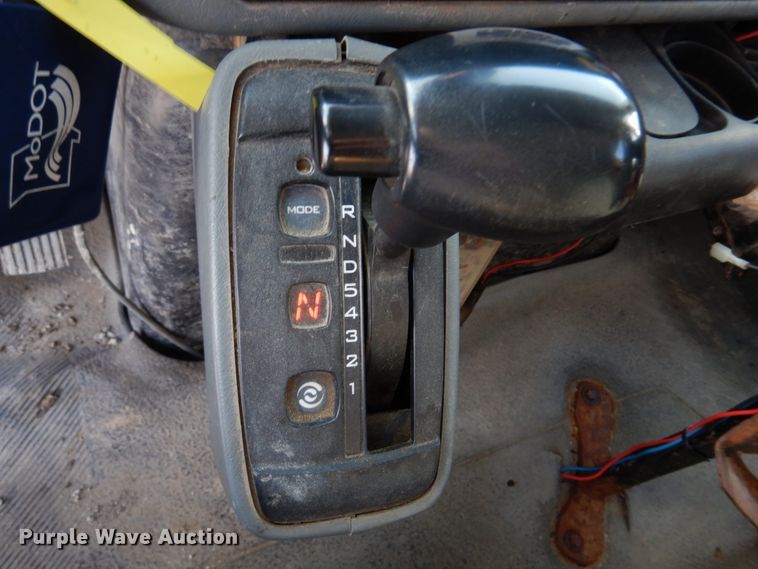 image for item DM7252 2004 International 7400  dump truck