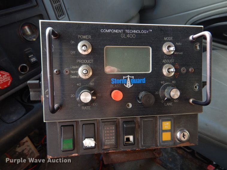 image for item DM7252 2004 International 7400  dump truck