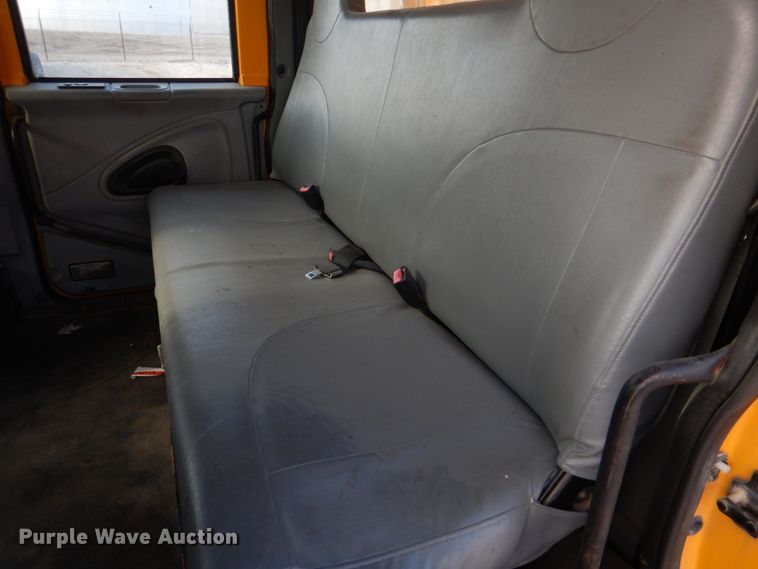 image for item DM7252 2004 International 7400  dump truck