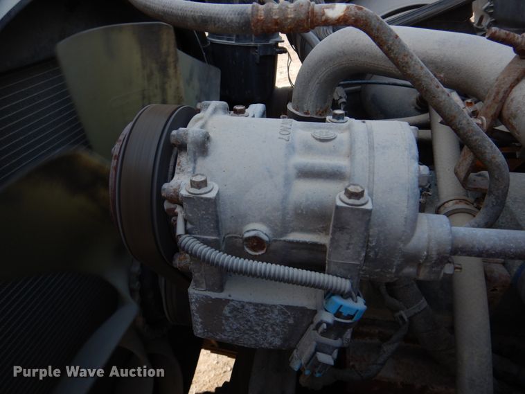 image for item DM7252 2004 International 7400  dump truck