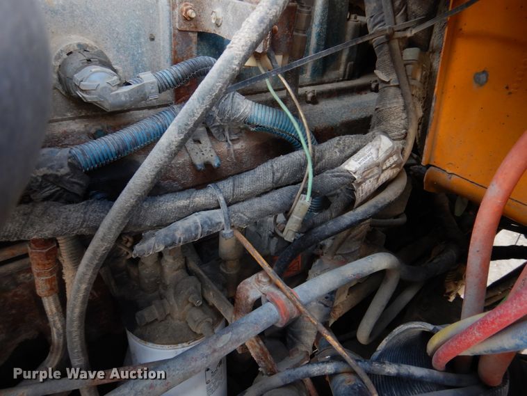 image for item DM7252 2004 International 7400  dump truck