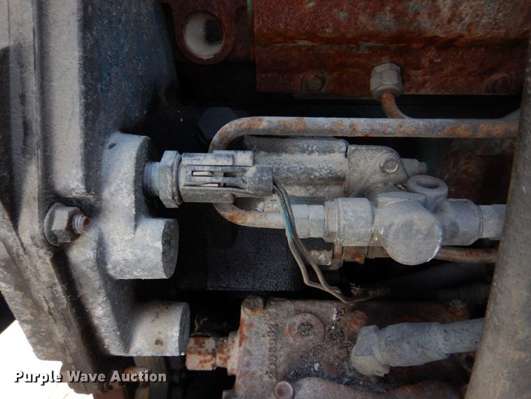 image for item DM7252 2004 International 7400  dump truck