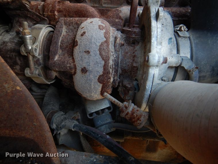 image for item DM7252 2004 International 7400  dump truck