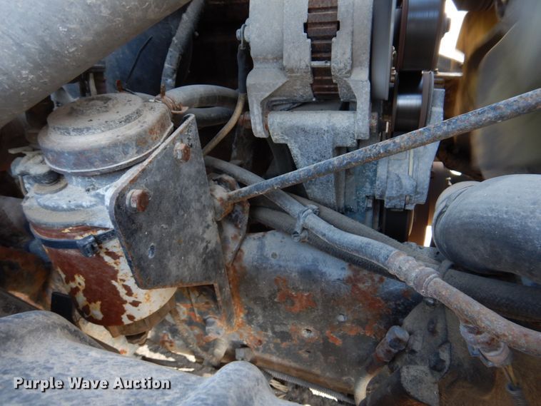 image for item DM7252 2004 International 7400  dump truck