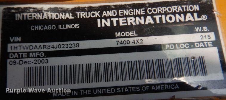 image for item DM7252 2004 International 7400  dump truck