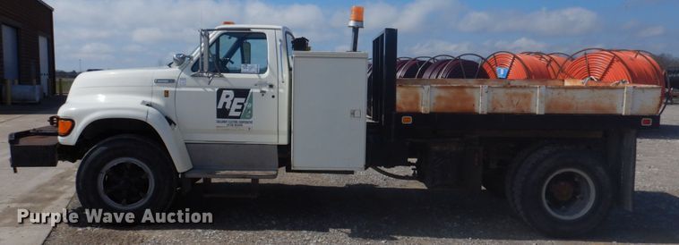 image for item DM7258 1996 Ford F800  dump flatbed truck