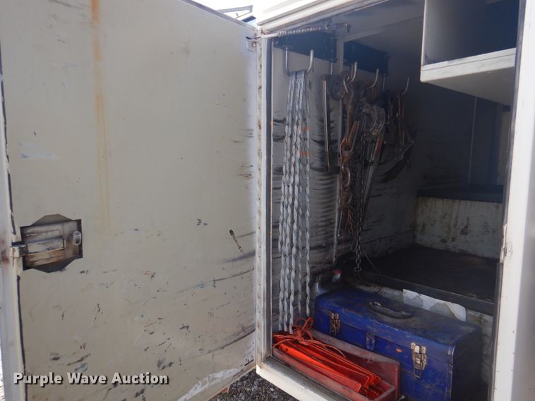 image for item DM7258 1996 Ford F800  dump flatbed truck