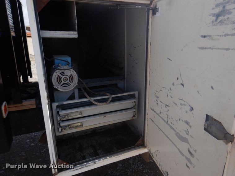 image for item DM7258 1996 Ford F800  dump flatbed truck