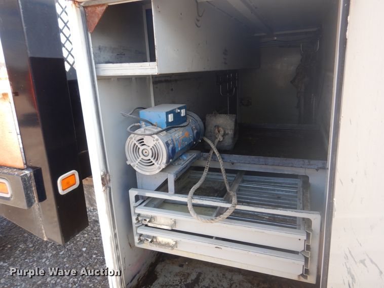 image for item DM7258 1996 Ford F800  dump flatbed truck