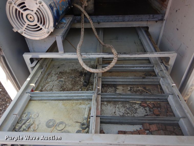 image for item DM7258 1996 Ford F800  dump flatbed truck