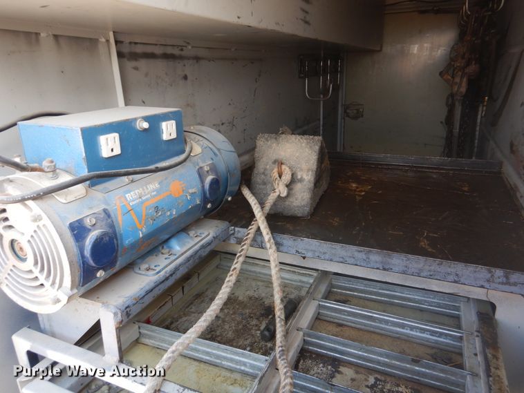 image for item DM7258 1996 Ford F800  dump flatbed truck