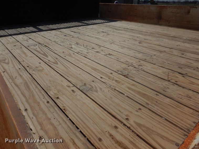 image for item DM7258 1996 Ford F800  dump flatbed truck