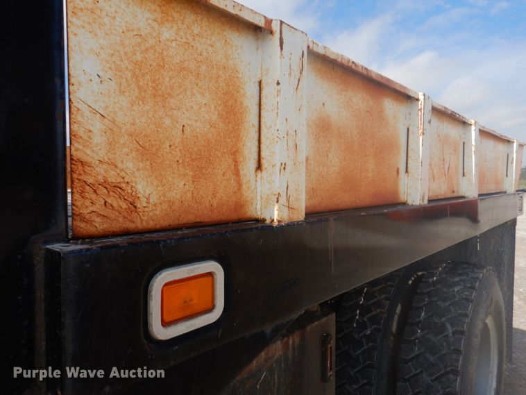 image for item DM7258 1996 Ford F800  dump flatbed truck