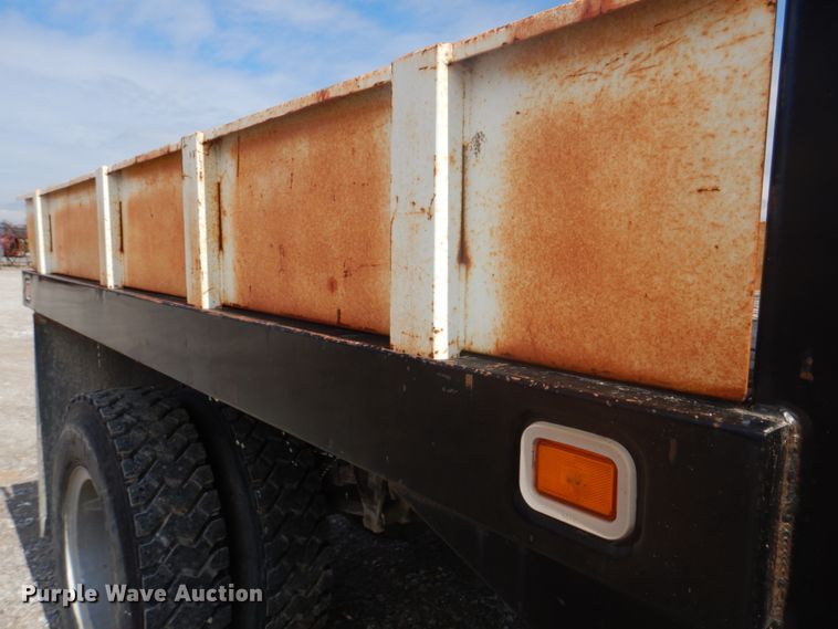 image for item DM7258 1996 Ford F800  dump flatbed truck