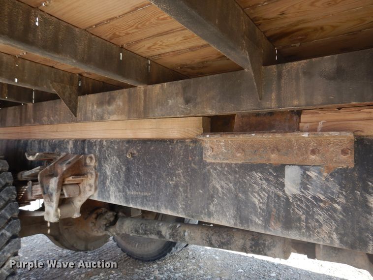 image for item DM7258 1996 Ford F800  dump flatbed truck