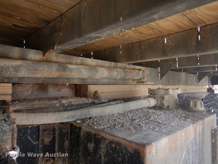 image for item DM7258 1996 Ford F800  dump flatbed truck