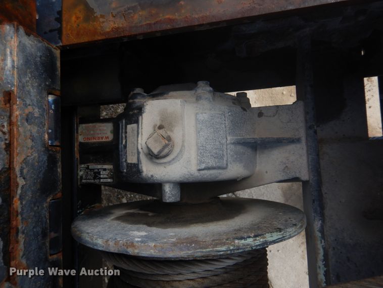 image for item DM7258 1996 Ford F800  dump flatbed truck