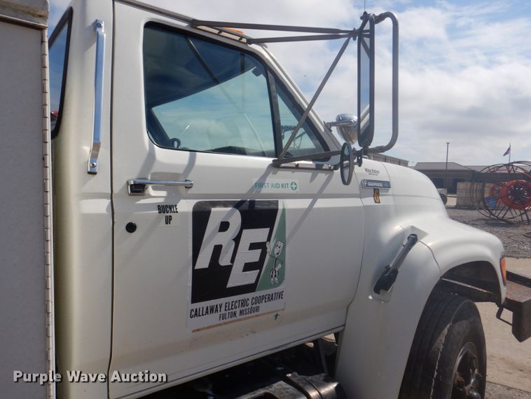 image for item DM7258 1996 Ford F800  dump flatbed truck