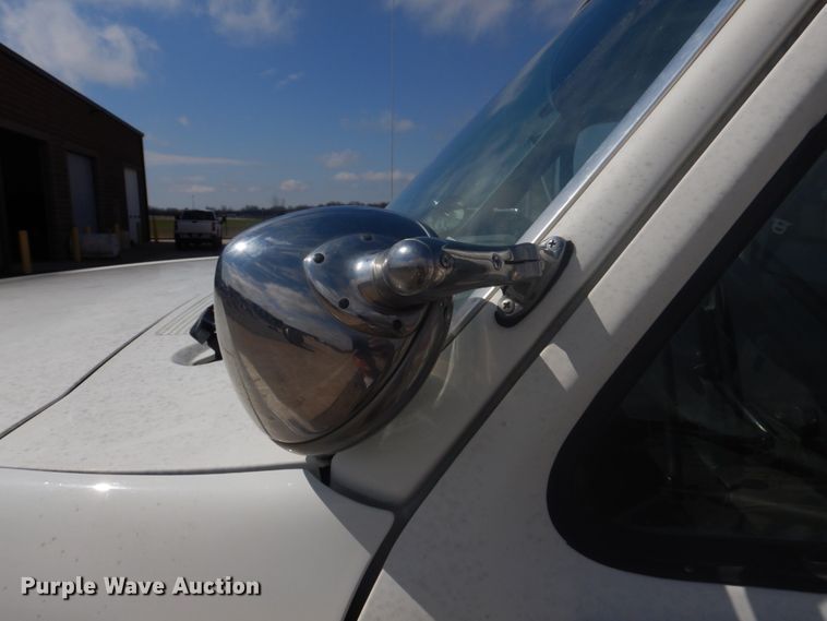 image for item DM7258 1996 Ford F800  dump flatbed truck