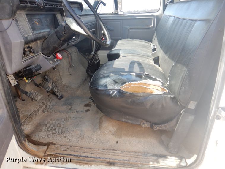 image for item DM7258 1996 Ford F800  dump flatbed truck