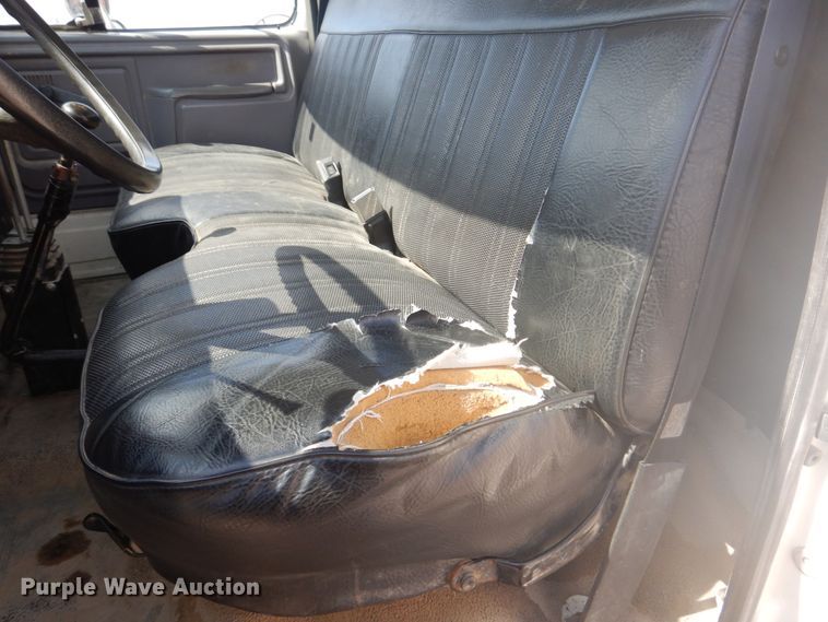 image for item DM7258 1996 Ford F800  dump flatbed truck