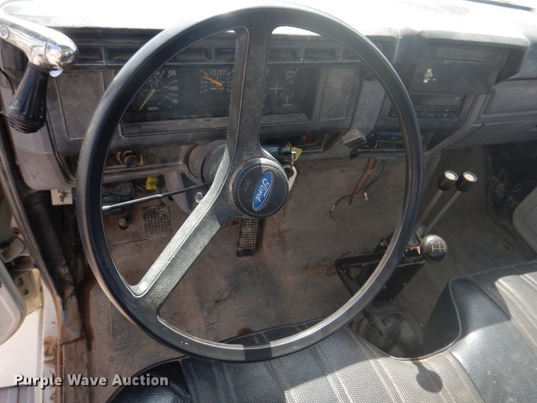 image for item DM7258 1996 Ford F800  dump flatbed truck