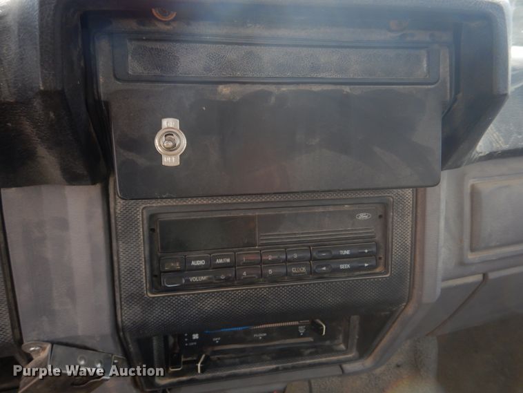 image for item DM7258 1996 Ford F800  dump flatbed truck