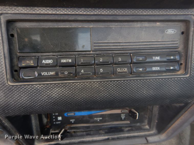 image for item DM7258 1996 Ford F800  dump flatbed truck