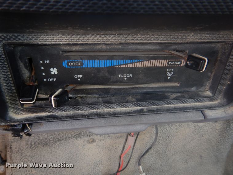 image for item DM7258 1996 Ford F800  dump flatbed truck