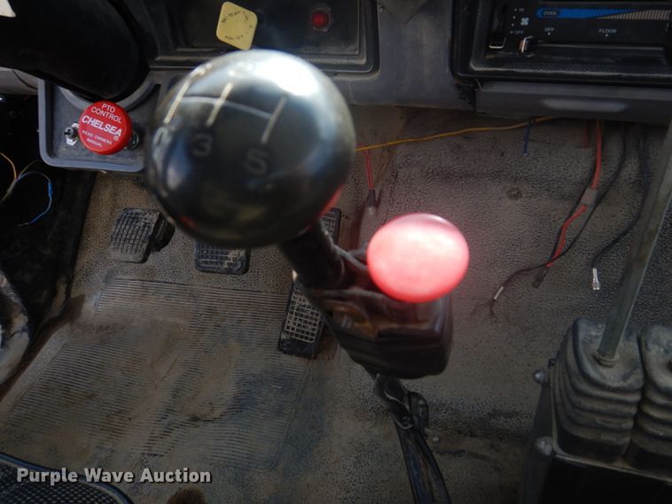 image for item DM7258 1996 Ford F800  dump flatbed truck