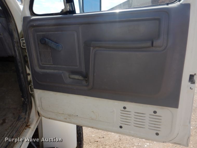 image for item DM7258 1996 Ford F800  dump flatbed truck