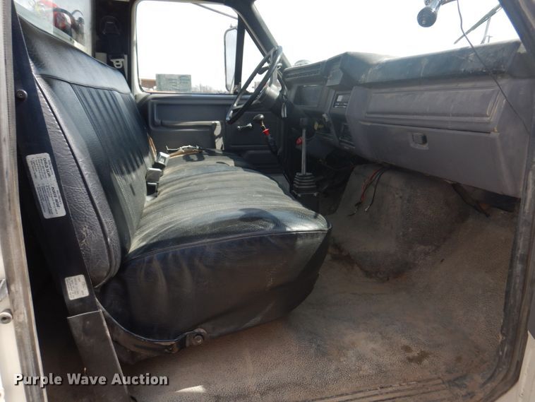 image for item DM7258 1996 Ford F800  dump flatbed truck