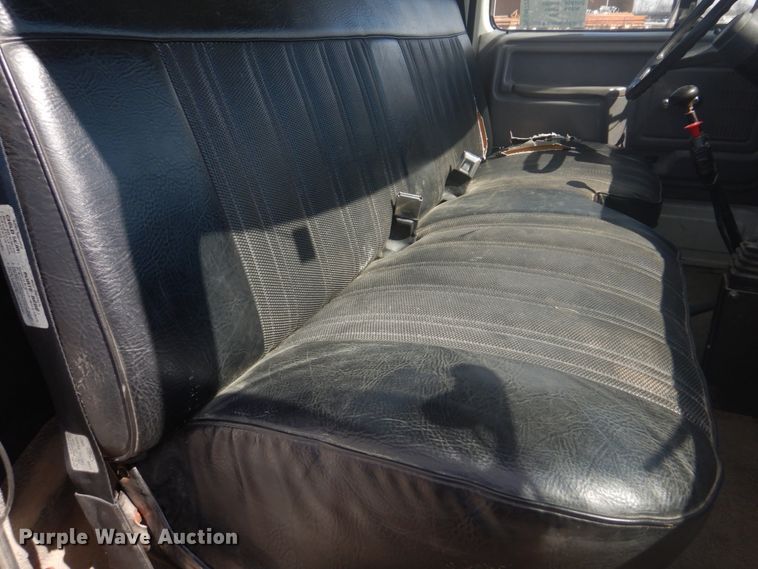 image for item DM7258 1996 Ford F800  dump flatbed truck