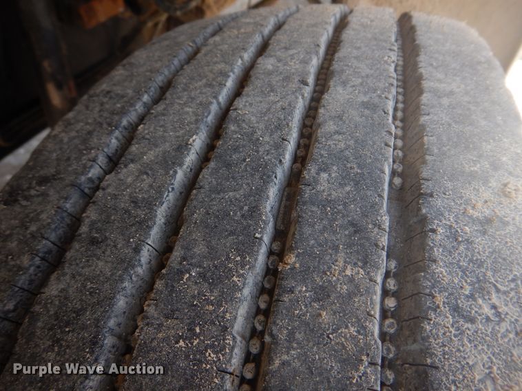 image for item DM7258 1996 Ford F800  dump flatbed truck