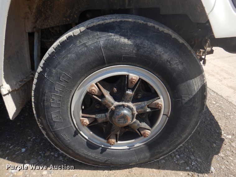 image for item DM7258 1996 Ford F800  dump flatbed truck