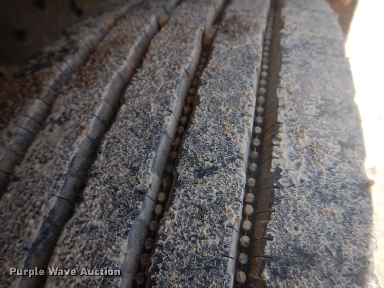 image for item DM7258 1996 Ford F800  dump flatbed truck