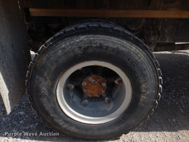 image for item DM7258 1996 Ford F800  dump flatbed truck