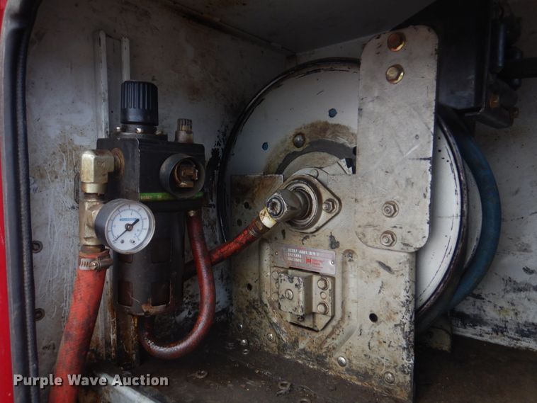 image for item DM7261 2004 Ford F550 Super Duty  utility / service truck