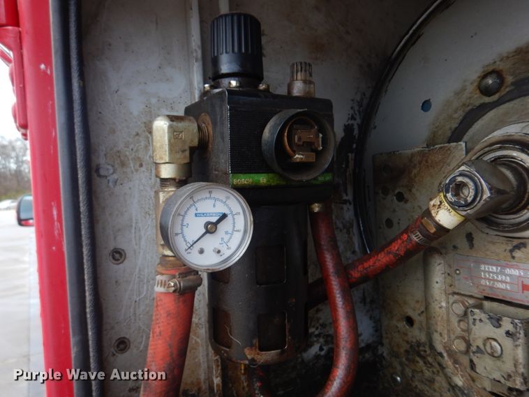 image for item DM7261 2004 Ford F550 Super Duty  utility / service truck