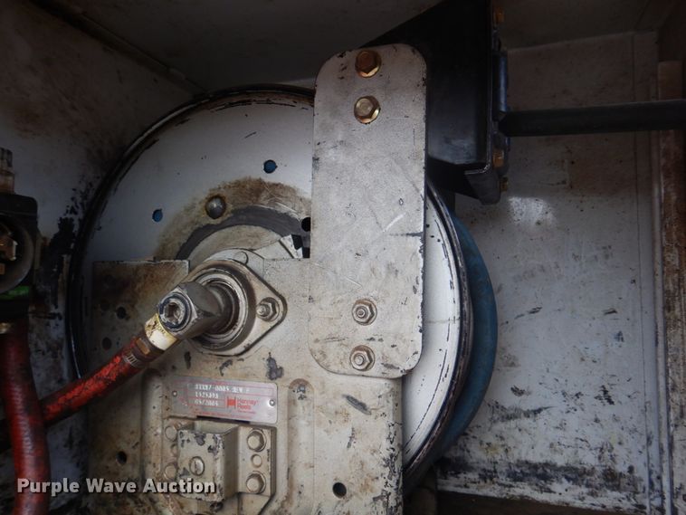 image for item DM7261 2004 Ford F550 Super Duty  utility / service truck