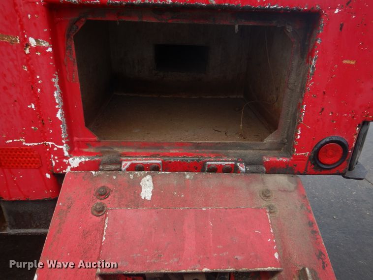 image for item DM7261 2004 Ford F550 Super Duty  utility / service truck