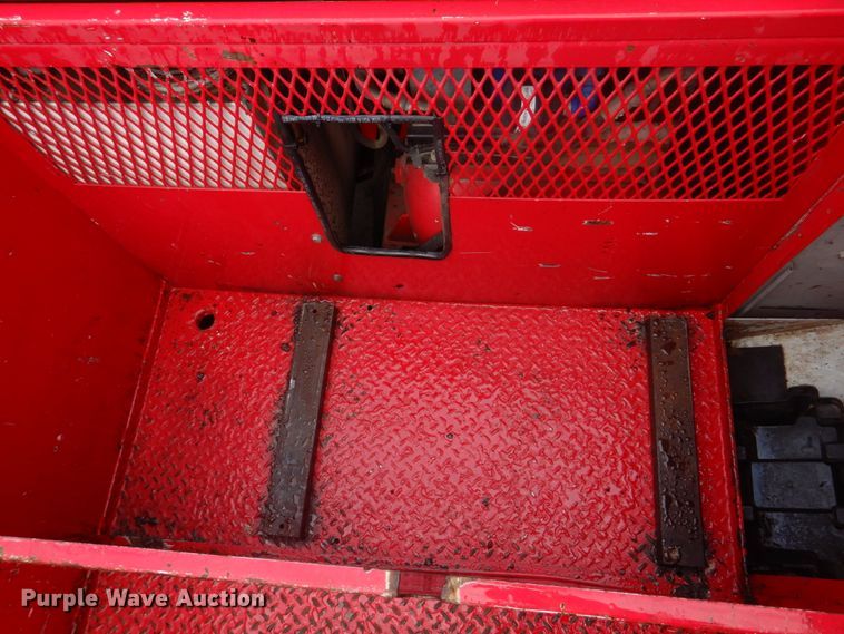 image for item DM7261 2004 Ford F550 Super Duty  utility / service truck