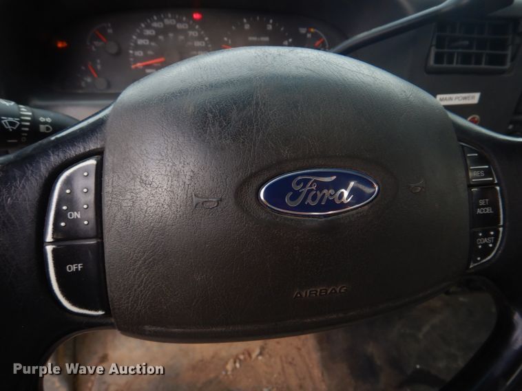 image for item DM7261 2004 Ford F550 Super Duty  utility / service truck