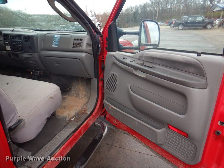 image for item DM7261 2004 Ford F550 Super Duty  utility / service truck