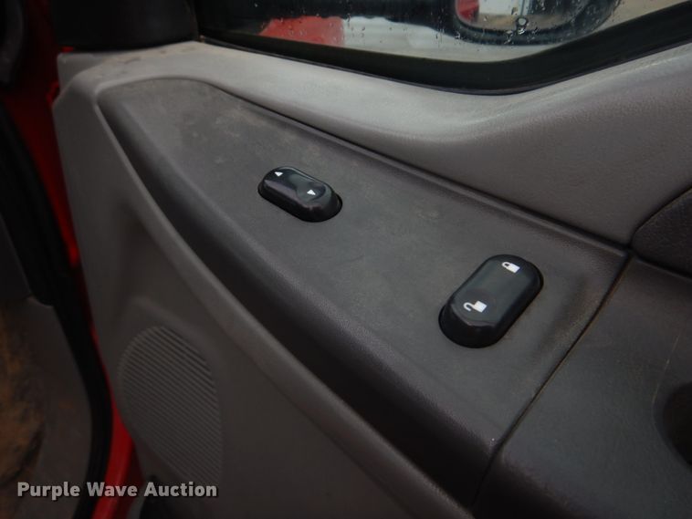 image for item DM7261 2004 Ford F550 Super Duty  utility / service truck